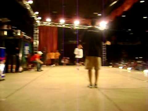 BBoy gu Jundiaí SP vs Bboy Thayson Brasilia DF Battle Brazil 2010