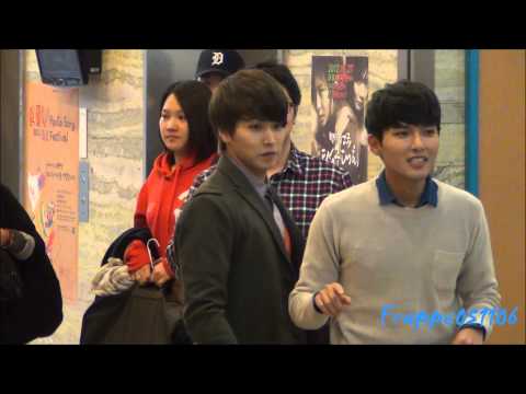 [HD fancam] 121012 Sungmin Ryeowook before SUKIRA  taking pic with fans by @Frappe051106