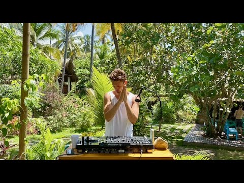 The Flexican - Stuck In Paradise S01E02