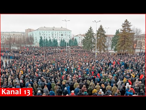 Uprising against Moscow in Russian regions; internal conflicts collapse Russia