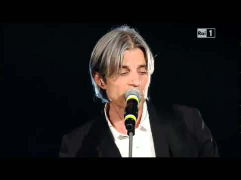 Luca Madonia e Franco Battiato,L'Alieno,61° Festival di Sanremo,2a Serata,16.2.2011.HQ