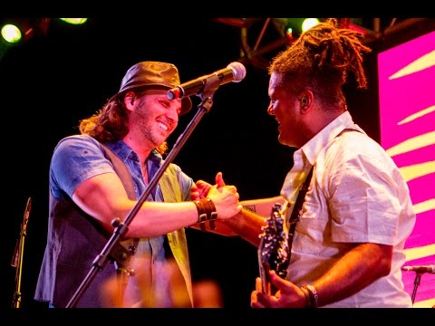 Alma Djem feat. Falamansa - Deixa o Sol Entrar ( DVD Ao Vivo no Lago Paranoá)