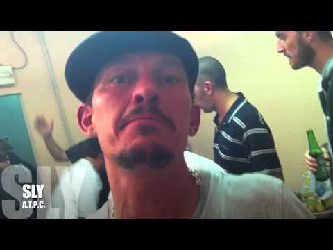 MAXI B  "L'ottavo giorno della settimana"  Sly (ATPC) video skit