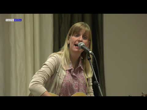 (3356) Emilia Lindberg: Jag är härligt löst och fri