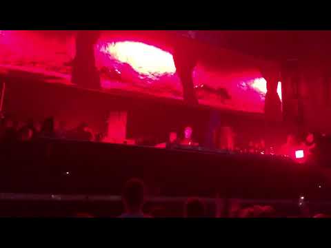 Joris Voorn plays „Tomi&Kesh, Alessandro Diruggiero - Back To Ibiza“ at Hallowants Madrid 2019