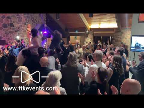 THE HORA STARTS NOW: Watch the Crowd Go Wild to Siman Tov! #jewishweddings