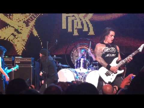 Michael Sweet & Oz Fox from Stryper plus Bill Hudson - Over The Mountain at Randy Rhoads Remembered