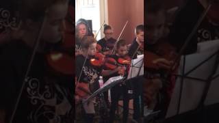 Wire choir brunch &quot;King Fu Fighting&quot;