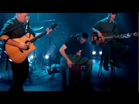 Walking On The Moon - OddsLane (acoustic trio The Police cover)
