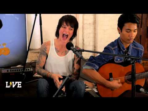 CHARGED.fm LIVE: FIT FOR RIVALS - " Freak Machine"