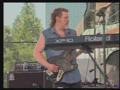 BEBE LE STRANGE - Wildflower 2009 - Barracuda!