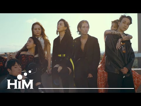 閻奕格 Janice Yan [ 愛上現在的我 Right , now! ](feat. 高爾宣 OSN) Official Music Video thumnail