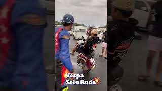 Download lagu Unik vespa satu roda yang sulit di kendarai 🤣 #shorts #short #shortvideo #vespa mp3 Download lagu Unik vespa satu roda yang sulit di kendarai 🤣 #shorts #short #shortvideo #vespa mp3