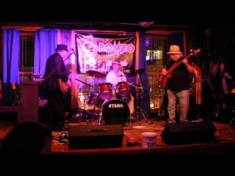 Roger Hay and The Romeo Kings performing "I Shot The Sheriff"