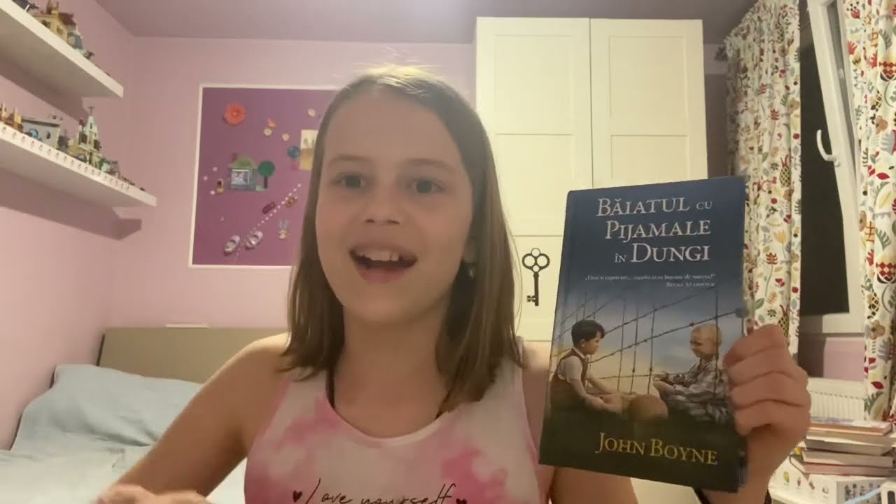 Baiatul cu pijamale in dungi