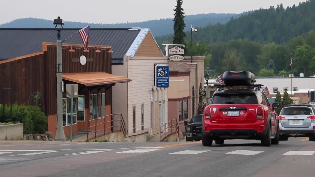 Gov. Gianforte continues push to reopen border with Canada