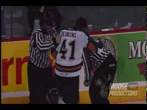 Mike Moore vs Guillaume Desbiens
