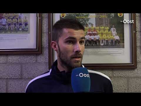 Go Ahead Eagles met tien man op valreep naast Cambuur