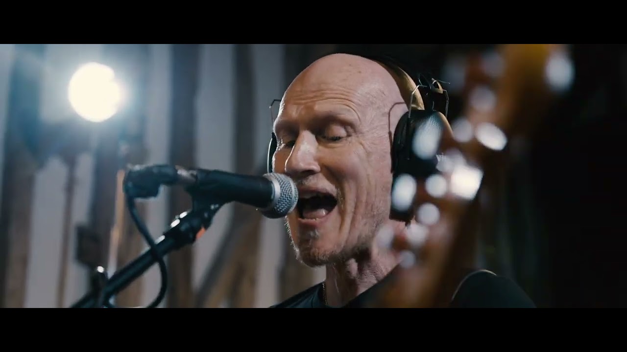 The Pineapple Thief - God Knows (Official Video) - YouTube