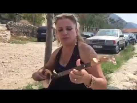 Domenika Gjoka  keng me çifteli