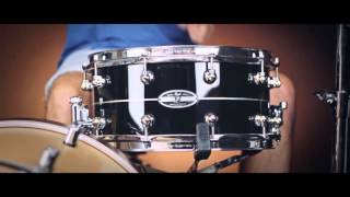 Video thumbnail for Pearl Hybrid Exotic 14x6.5" Kapur/Fibreglass Snare Drum by Peter Lewis