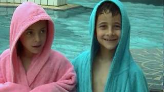 preview picture of video 'Shachar & Cheli in swimming pool 28/3/1998'