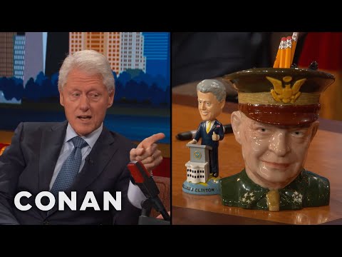 ビルクリントン大統領はコナンのボブルヘッドをプレゼント (President Bill Clinton Gifts Conan A Bobblehead)