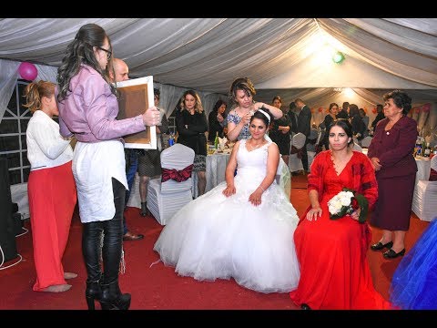 24 TRADITII  -  Buchetul,  Dezlegatul  si  Hora  Miresei  -  Live !