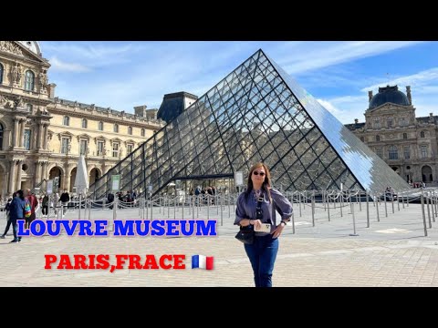 PASSEIO A PÉ AO MUSEU DO LOUVRE PARIS, FRANÇA