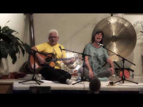 Durga, Lakshmi, Saraswati - Gruppe Mudita