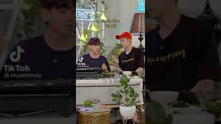 Download lagu Sehunnie feed Baekhyun uncooked garlic(2) mp3 Download lagu Sehunnie feed Baekhyun uncooked garlic(2) mp3