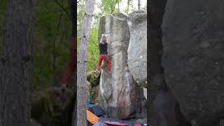 Video thumbnail of Hotline, 7c. Fontainebleau