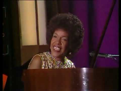 Winifred Atwell - The Wheeltappers & Shunters Social Club