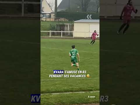 Kvaratskhelia dans un univers parallèle 😂 #football #footballer #footballplayer