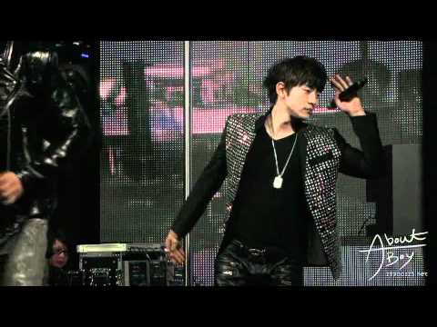 [FANCAM] 120215 JUNHO Look Optical Another Dream Party - Hands Up