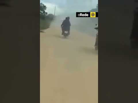 Indígenas armados com arco e flecha perseguem viatura da PRF em Roraima