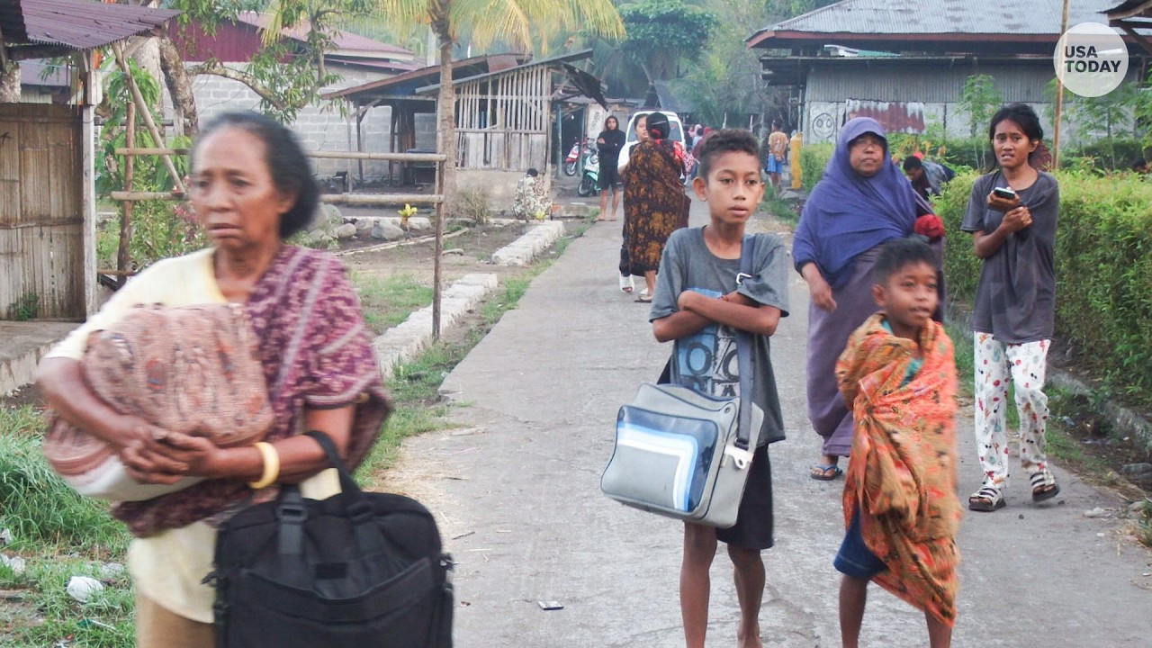 7.7 earthquake strikes Indonesia, toppling buildings and killing dozens