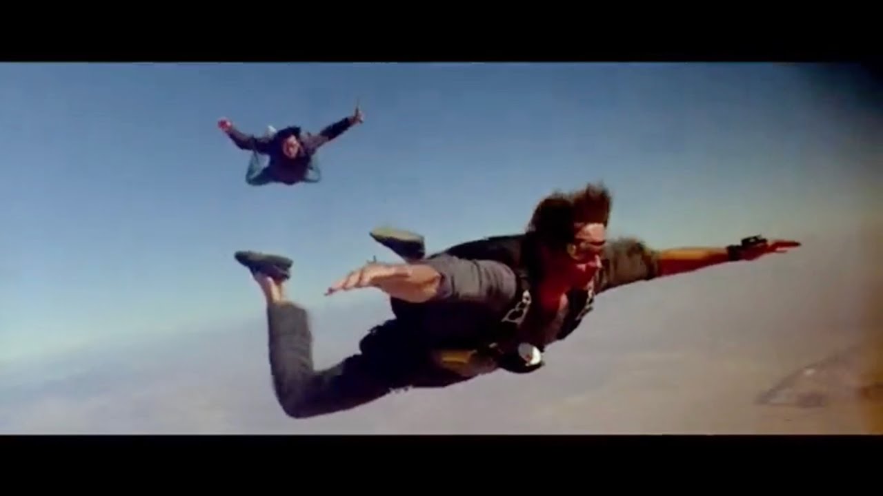 Point Break - Utah Jumps After Brodhi Without A Parachute (1991) - YouTube