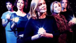 Go-Go&#39;s - You Can&#39;t Walk In Your Sleep (If You Can&#39;t Sleep) (Live in Atlanta 2000)