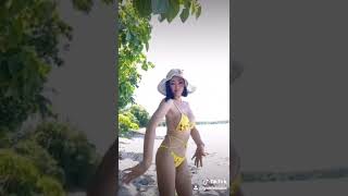 bikini TikTok be like...