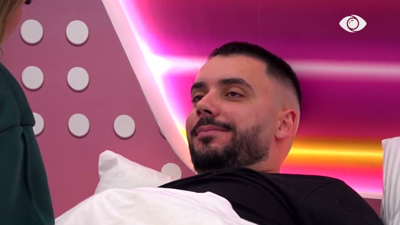 Ti je dritë dielli, je një nga vajzat më të bukura në botë/ Vijon biseda mes Keijsit dhe Inës