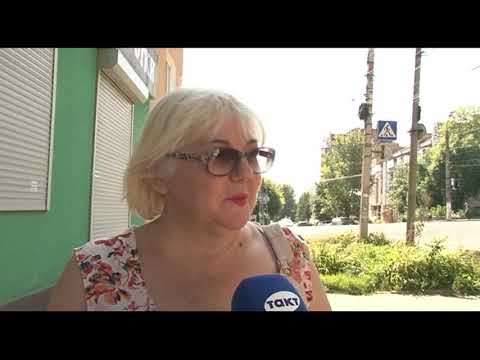 Куряне следят за разбором башенного крана на улице Советской