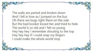 Comet Gain - The Kids at the Club Lyrics