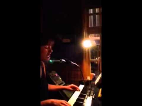 Olivia Leisk live at The Montague - Nikka Costa "Nothing"