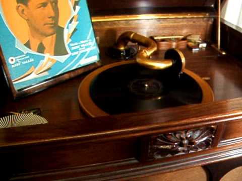 I'm Just a Vagabond Lover  -  Rudy Vallee & His Connectucut Yankees  -  1929 Victor Record