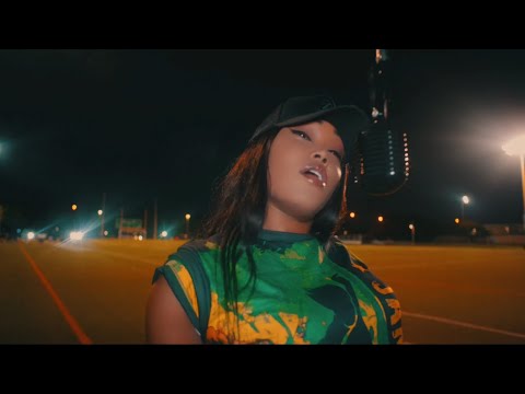 Ria Rania- Big Hood [Live Performance]