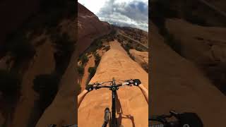 Download lagu MTBer rides down a cliff with no climbing gear mp3