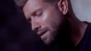 Kadr z teledysku Si hubieras querido tekst piosenki Pablo Alboran