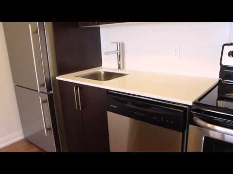 305 Roehampton 1 bedroom + Media 1 bath 1H2