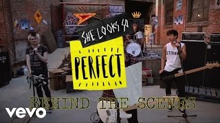 5 Seconds Of Summer - She Looks So Perfect (Behind The Scenes